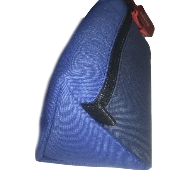 Levi's Men's Triangular Toiletry Travel Bag - Picture 2 of 8